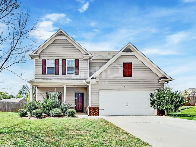 Building Photo - 4104 Dale Dr SE