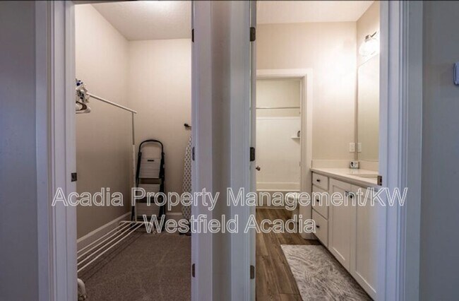 Building Photo - 3713 N 60 E