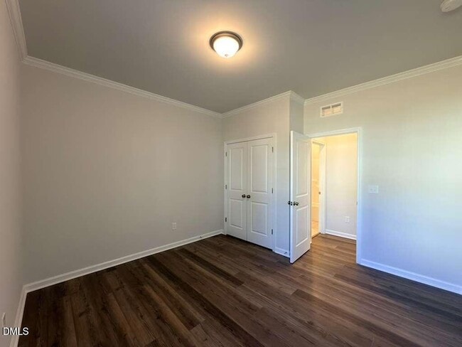 Building Photo - 2008 English Saddle Ln