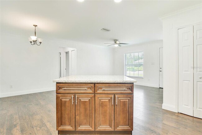 Building Photo - 6446 Powers Pointe Cir