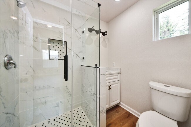 Building Photo - 2804 Bringhurst St