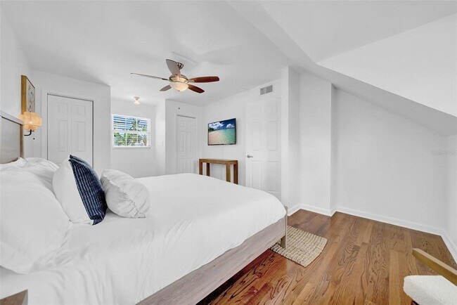 Building Photo - 4924 Shetland Ave