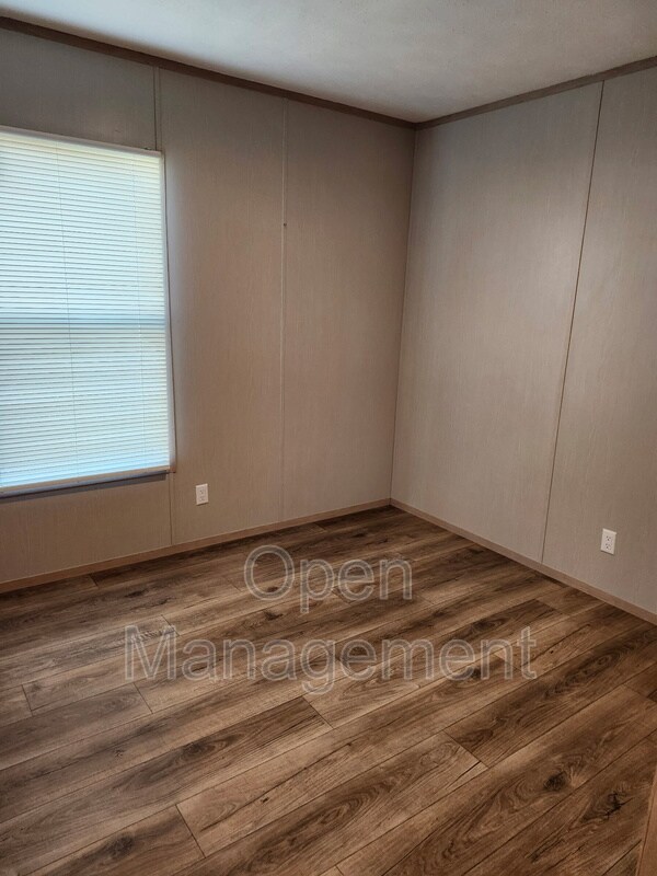 Building Photo - 3300 Voight Blvd