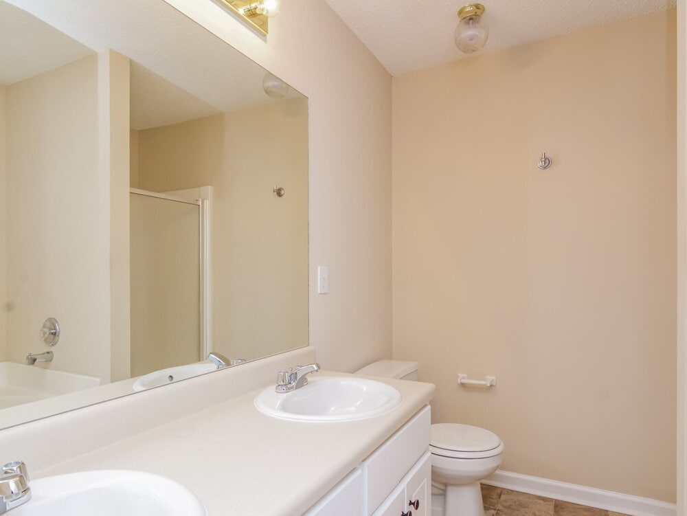 Building Photo - 1136 Larkspur Dr