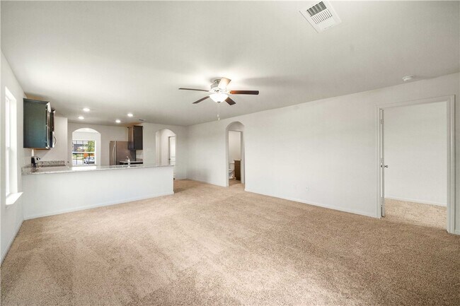 Building Photo - 18501 Quiet Range Dr