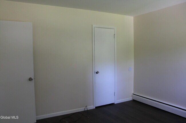 Building Photo - 8 Zelenke Dr