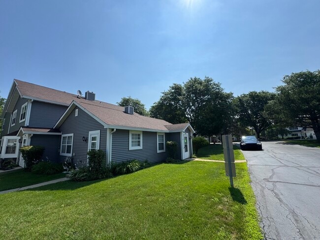 Primary Photo - 458 N Lake Shore Dr