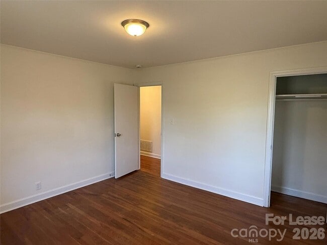 Building Photo - 104 Stowe Rd