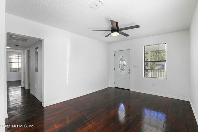 Building Photo - 5246 Sunderland Rd