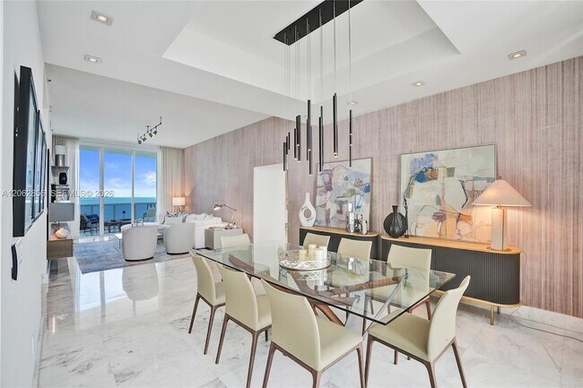 Building Photo - 16001 Collins Ave