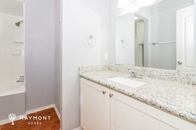 Building Photo - 7126 Kings Dr
