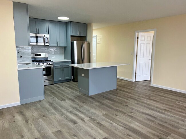 Building Photo - 270 Marin Blvd