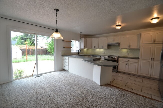 Building Photo - 3106 Gomer Ave