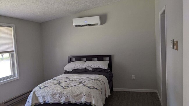 Primary Bedroom - 77 Glendale Rd