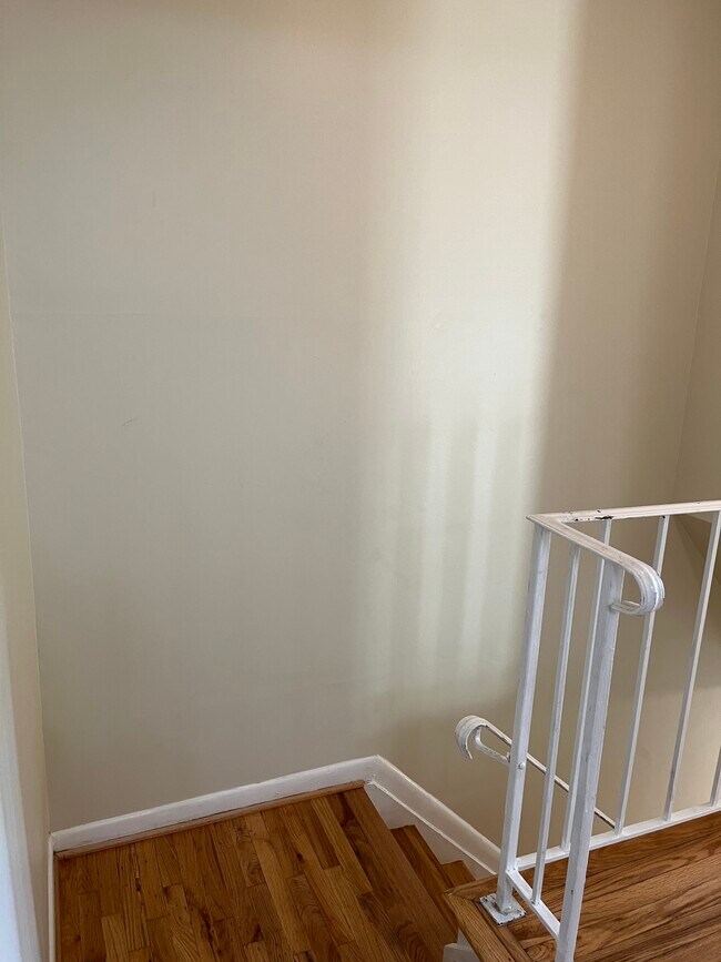 Building Photo - 2 Wimbledon Ln