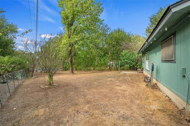 Building Photo - 2523 E Stassney Ln