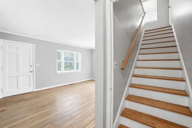 Building Photo - 3267 Walmar Dr
