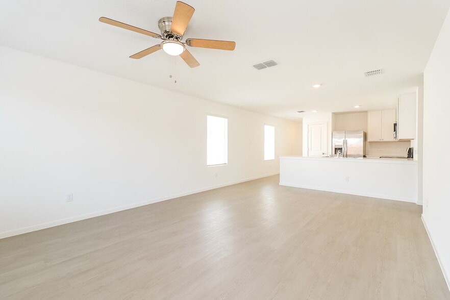 Building Photo - 1239 Maple St