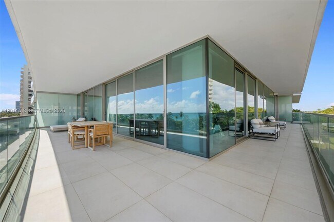 Building Photo - 10203 Collins Ave