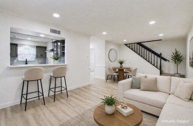 Building Photo - 1888 Saxony Ln