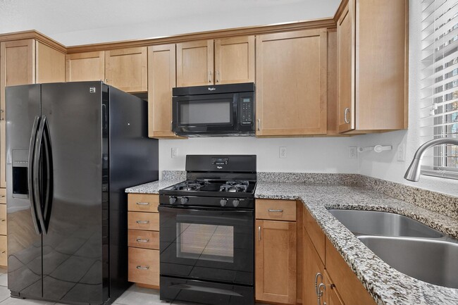 Building Photo - 4 Avenida Vista Esquisita