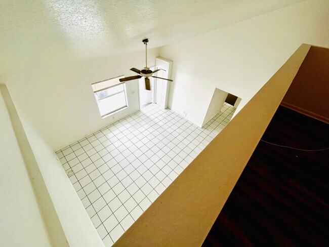 Building Photo - 13711 Yarmouth Ct