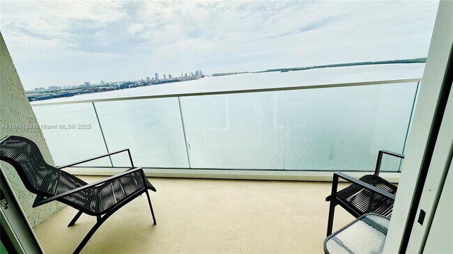 Building Photo - 800 Claughton Island Dr