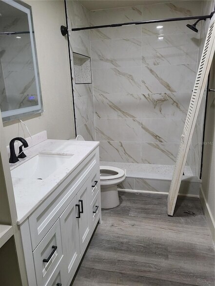 Building Photo - 8911 Manor Loop