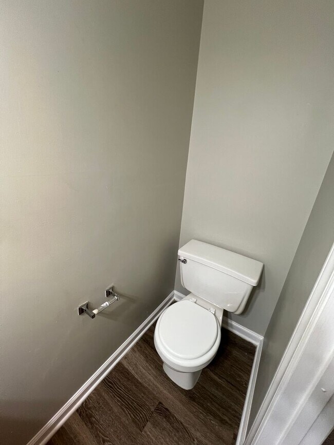 Building Photo - 3 Bedroom, 2 Car Garage in Ridgewood