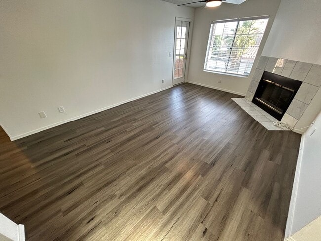 Building Photo - BEAUTIFULLY UPGRADED CONDO - SPACIOUS 2 BEDROOM, 2 BATH TOP FLOOR IN PRIME LAS VEGAS LOCATION