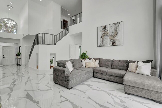 Building Photo - 10872 Tamoron Ln