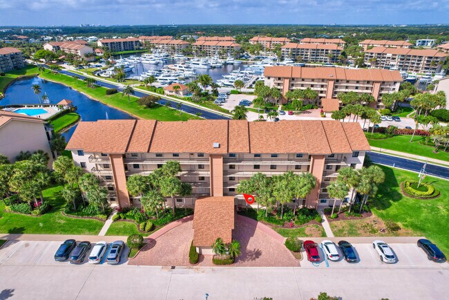 Building Photo - 501 Seafarer Cir