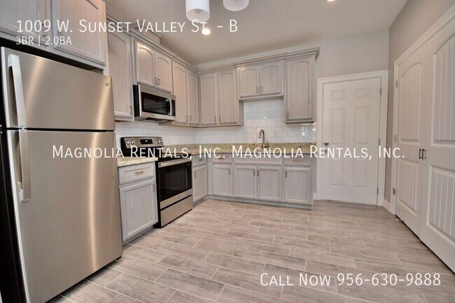 Building Photo - 1009 W Sunset Valley St