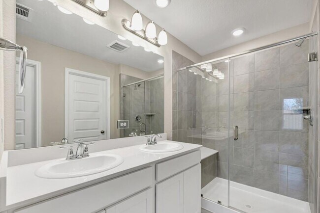 Building Photo - 7155 Blue Oak Dr