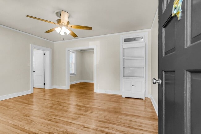 Building Photo - 3 Bed 2 Bath Home Located in Highland Park...