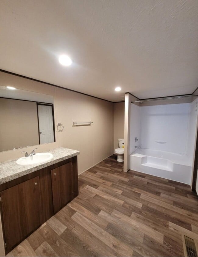 Building Photo - 39 Sunnybrook Ln