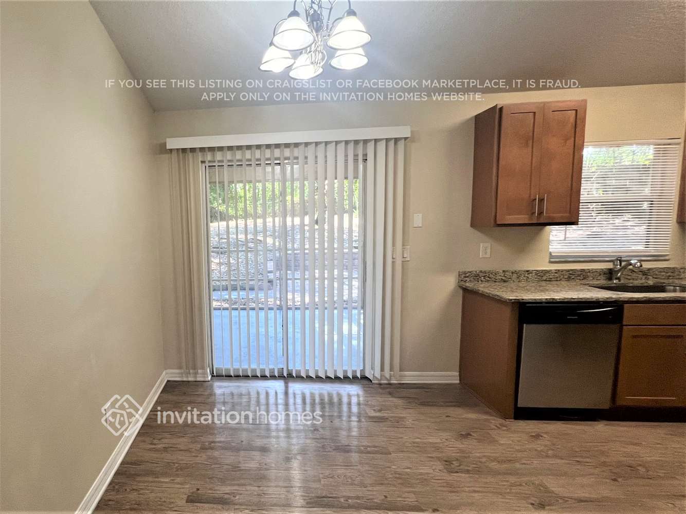 Building Photo - 103 E Division St