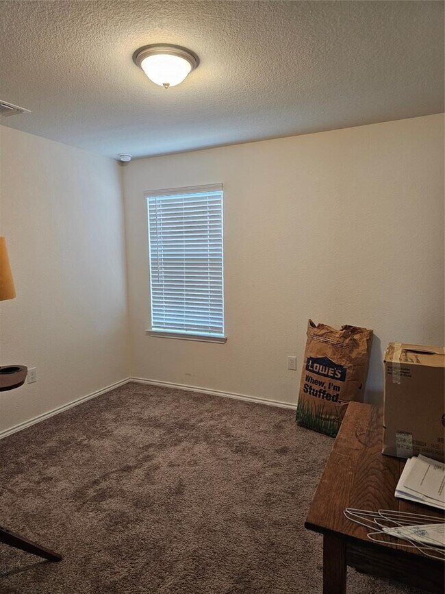 Building Photo - 210 Summit Dr