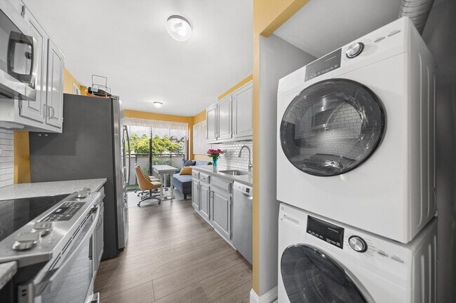 Building Photo - 5300 Columbia Pike