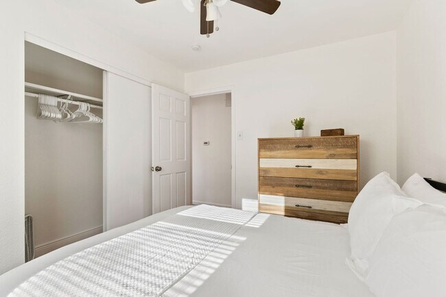 Building Photo - 2104 Foggy Bottom Dr