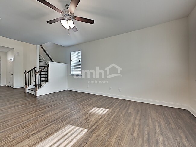 Building Photo - 3079 Day Flower Dr