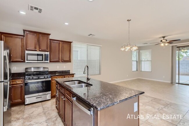 Building Photo - 14551 W Port Royale Ln