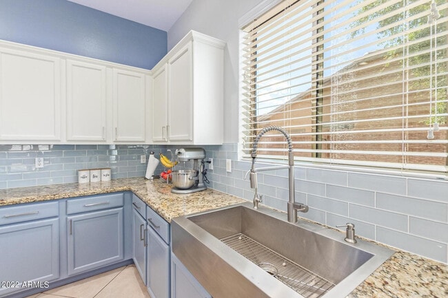 Building Photo - 4250 S Lafayette Dr