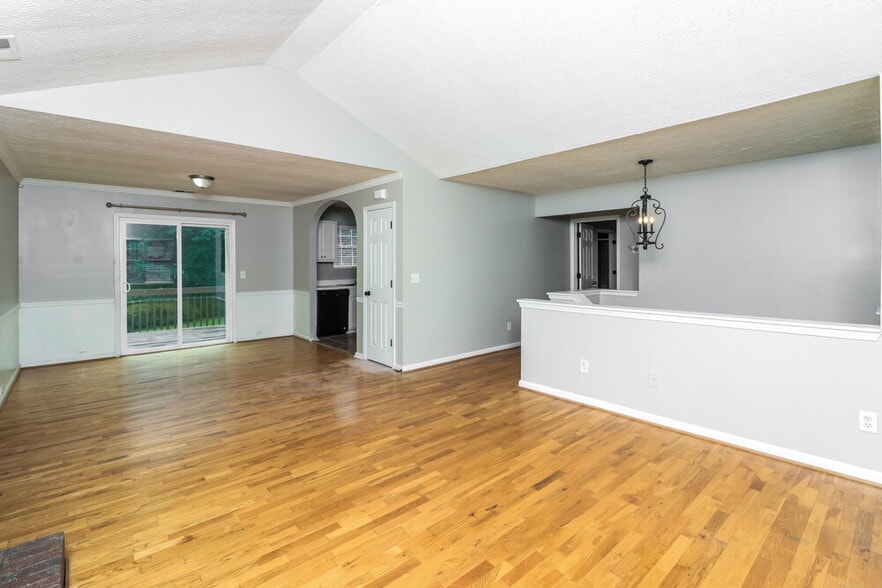 Building Photo - 2991 Heather Lake Dr