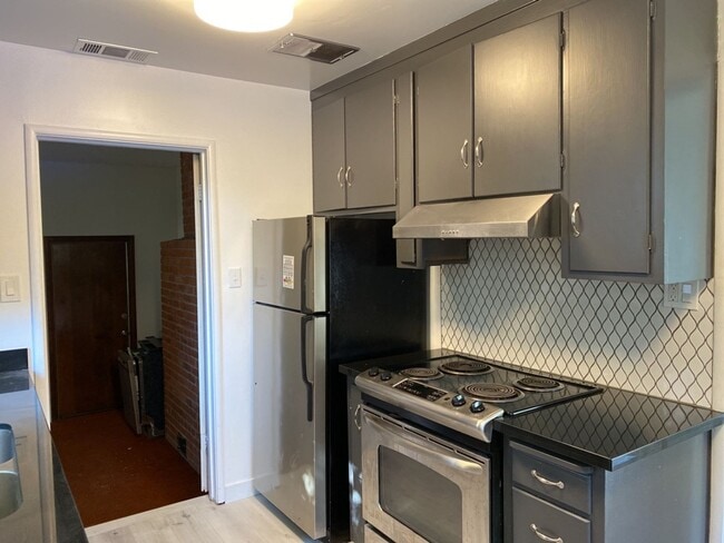 Building Photo - 648 K St