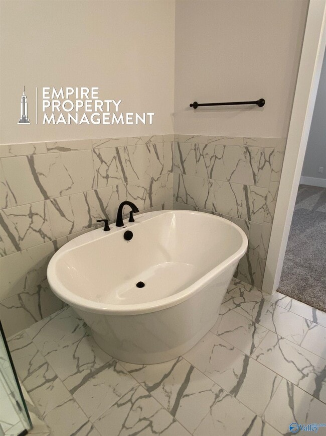 Building Photo - 318 Hay Rake Dr