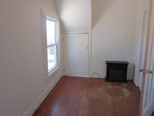 Building Photo - 438 High St