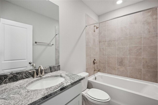 Building Photo - 2560 Warren Acrs Blvd