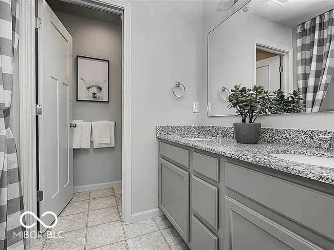 Building Photo - 4957 Oak Hl Dr
