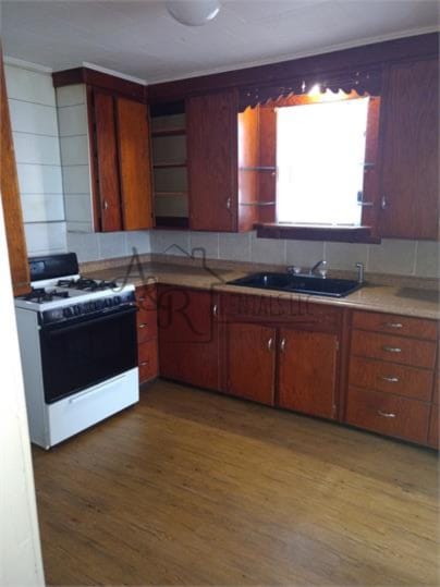 Building Photo - 209 E 22nd St